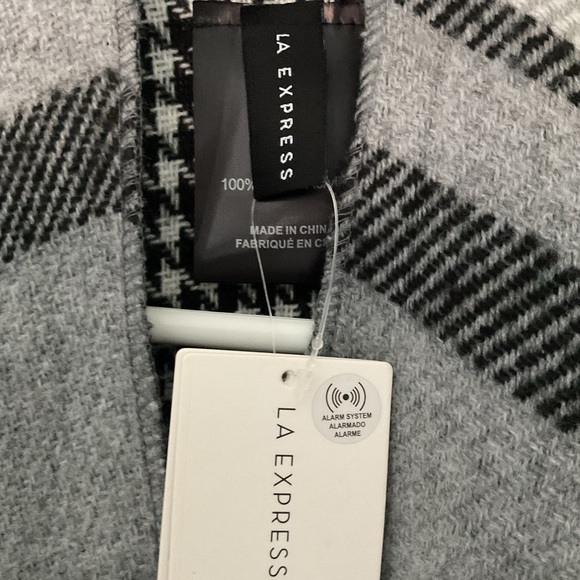 🆕 Gray/Black Reversible Checkered Fleece Shawl - Picture 9 of 11